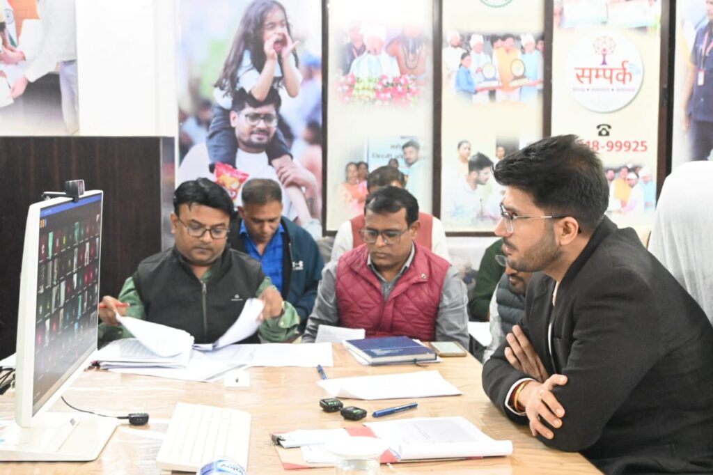 “बिचौलिये का एक दाना भी उपार्जन केंद्र में न आने पाए” – कलेक्टर दीपक सोनी