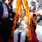 मुख्यमंत्री का धान से वजन कर अन्नदाताओं के उपज का किया गया सम्मान