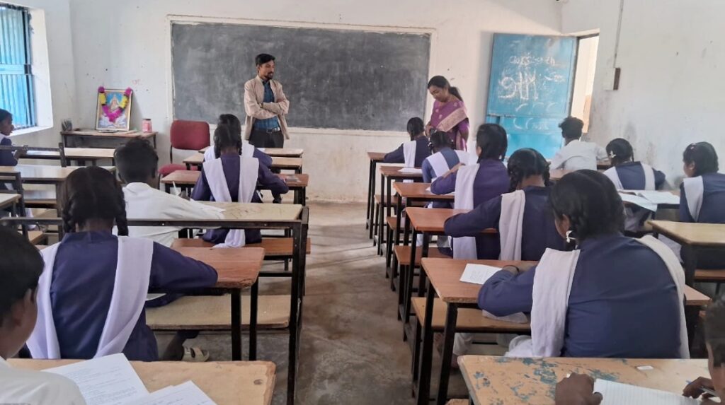 एसडीएम सरायपाली ने किया विद्यालयों का औचक निरीक्षण, शैक्षणिक गुणवत्ता व व्यवस्थाओं का लिया जायजा