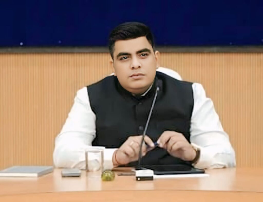 सर्पदंश और जल दुर्घटनाओं में मृतक परिवारों को प्रशासन की बड़ी राहत कलेक्टर कुणाल दुदावत के निर्देश पर 7 परिवारों को 28 लाख रुपये की आर्थिक सहायता स्वीकृत