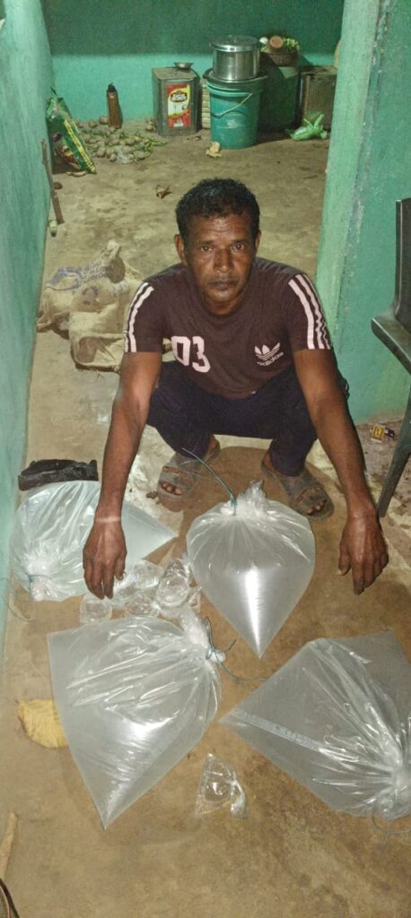 आबकारी विभाग की बड़ी कार्रवाई, 94 हजार रुपये की कच्ची महुआ शराब एवं लाहन जब्त