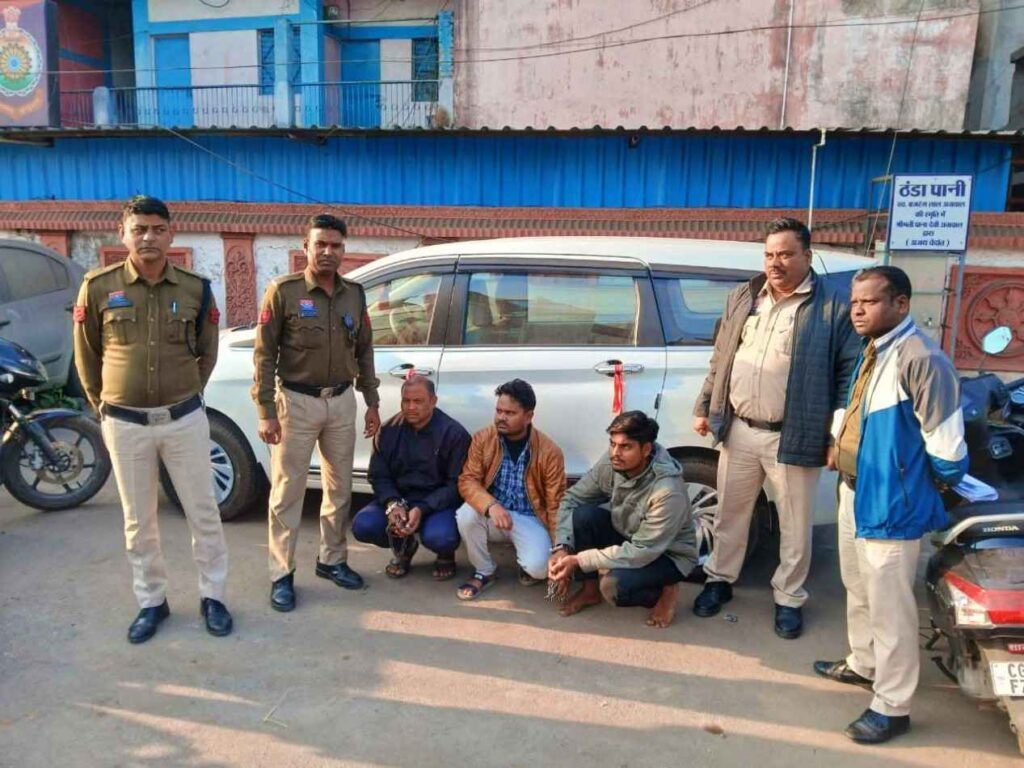जूटमिल पुलिस की बड़ी कार्रवाई: 48 घंटे में 2.40 लाख की झपटमारी का खुलासा, तीन आरोपी गिरफ्तार