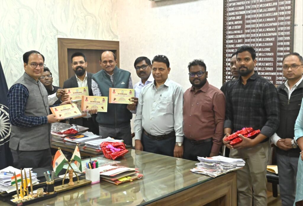 कलेक्टर ने किया ब्रेल लिपि कैलेण्डर का विमोचन, दृष्टिबाधित दिव्यांगजनों के लिए उपयोगी पहल