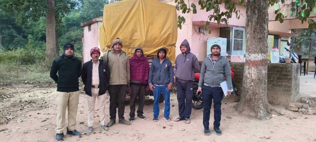 अवैध धान परिवहन पर प्रशासन की सख्ती, 75 बोरी धान सहित पिकअप वाहन जब्त