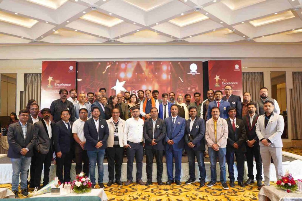 रायपुर में ‘आईएसईआई एक्सीलेंस प्रोग्राम 2025’ का भव्य आयोजन स्वास्थ्य, सुरक्षा, पर्यावरण एवं आपदा प्रबंधन में उत्कृष्ट योगदान देने वालों का हुआ सम्मान