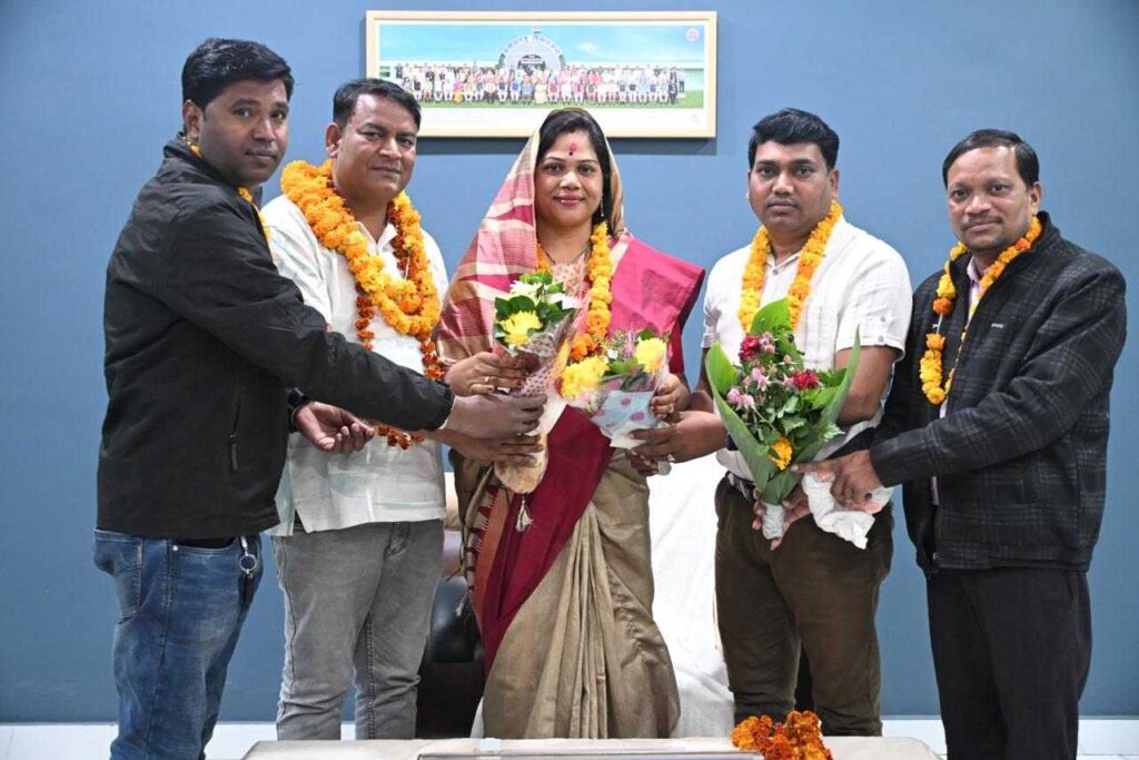 संगठन के आदेश को स्वाकर कर, विधायक ने, तीनो ब्लॉक अध्यक्षों को दी बधाई