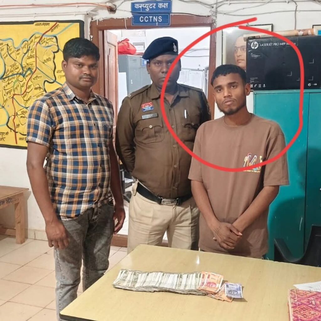 सिमगा: मेडिकल स्टोर में 90 हजार की चोरी करने वाला आरोपी गिरफ्तार, बढ़ई का काम करते हुए बनाई थी योजना