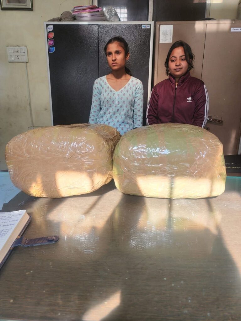 रायपुर: टिकरापारा पुलिस और एसीसीयू की बड़ी कार्रवाई, 10 किलो गांजे के साथ दो महिलाएं गिरफ्तार