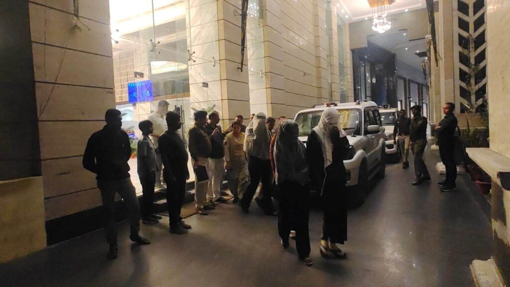 रायगढ़ होटल ट्रिनिटी के सनराइज स्पा में देह व्यापार का भंडाफोड़, संचालक और मैनेजर गिरफ्तार