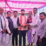 अष्टप्रहरी संकीर्तन हरिनाम यज्ञ में शामिल हुए जनपद सभापति प्रकाश सिन्हा, ग्रामीणों की समस्याएँ भी सुनीं