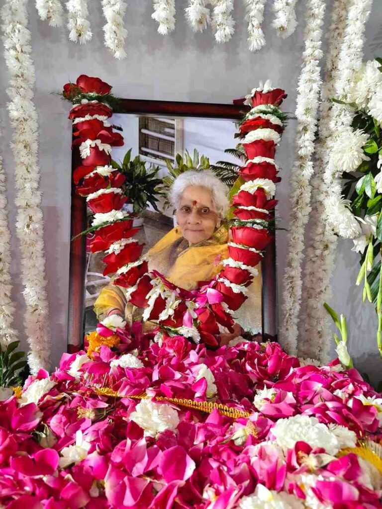 मुख्य न्यायाधीश रमेश कुमार सिन्हा की माता स्व. कुसुम सिन्हा को श्रद्धांजलि, शांति हवन में सीएम समेत कई गणमान्य रहे उपस्थित