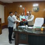 रोहासी नगर पंचायत के विकास कार्यों को लेकर नवपदस्थ कलेक्टर कुलदीप शर्मा से हुई अहम चर्चा