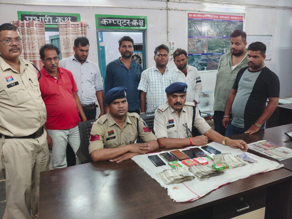 मुक्तिधाम के पास जुए की महफिल पर पुलिस का छापा, 7 जुआरी गिरफ्तार — डेढ़ लाख से ज्यादा नगदी जब्त