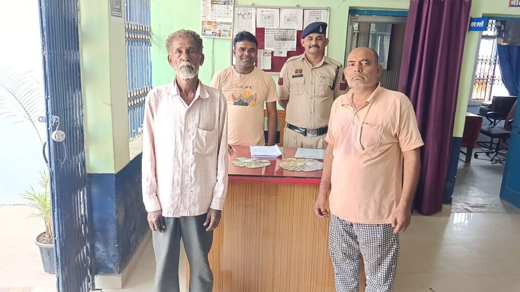 अमेरा बस स्टैंड पर चल रहा था सट्टे का खेल, खाईवाल समेत दो सटोरिए पुलिस के हत्थे चढ़े