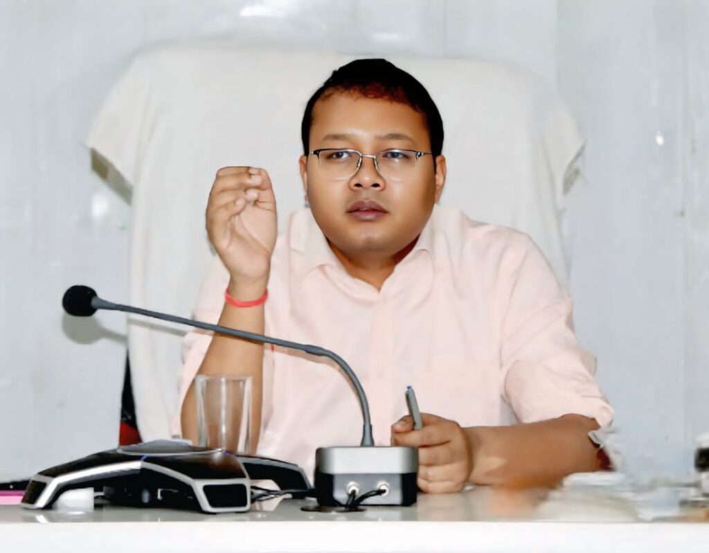 गैस सिलेंडर की पर्याप्त आपूर्ति, अफवाहों से बचें और जरूरत अनुसार ही करें बुकिंग – कलेक्टर