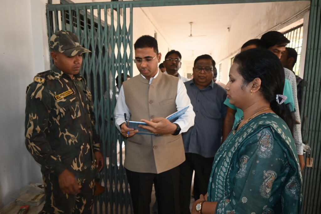 राजनीतिक दलों की मौजूदगी में ईवीएम वेयरहाउस का त्रैमासिक निरीक्षण, व्यवस्थाएं दुरुस्त करने के निर्देश