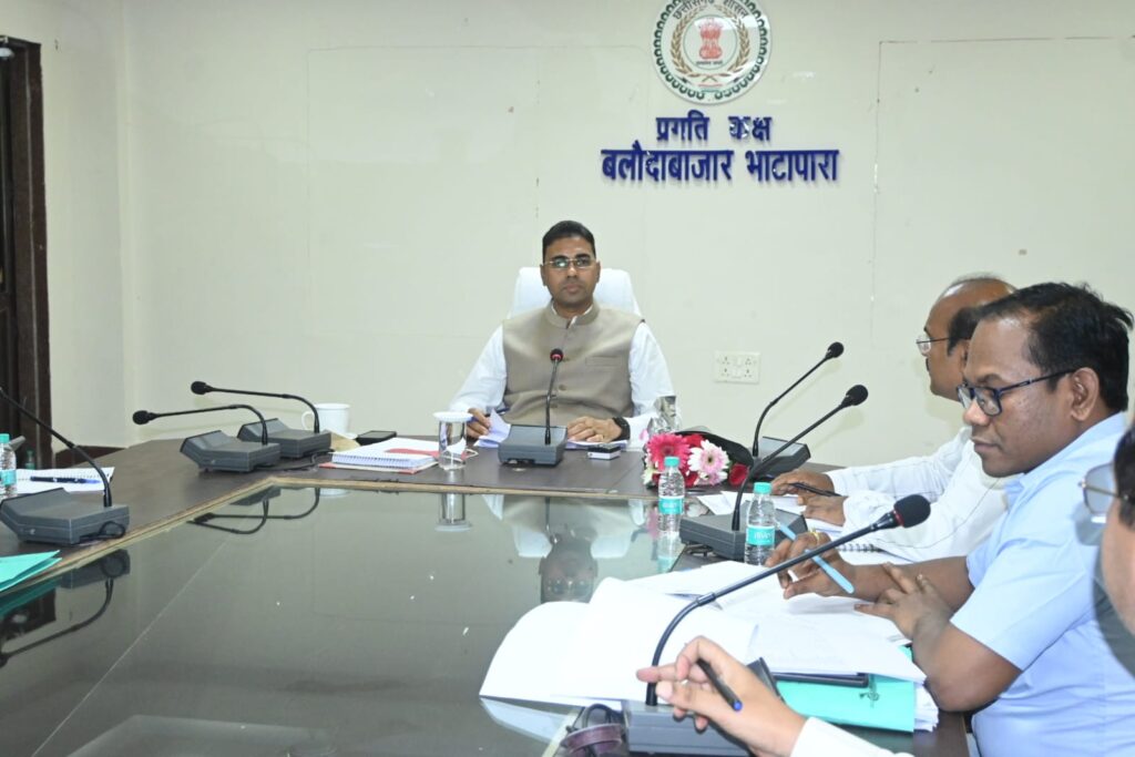 गर्मी से पहले बिजली व्यवस्था दुरुस्त करें, ट्रांसफार्मर बदलने में न हो देरी – कलेक्टर कुलदीप शर्मा