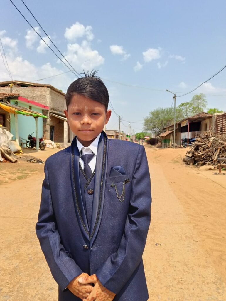 प्राथमिक शाला उमरिया के छात्र राज आर्यन बारीक का नवोदय विद्यालय में चयन