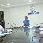 नगरीय निकायों के कार्यों की समीक्षा, कलेक्टर ने निर्माण कार्यों में तेजी और साफ-सफाई पर दिया जोर