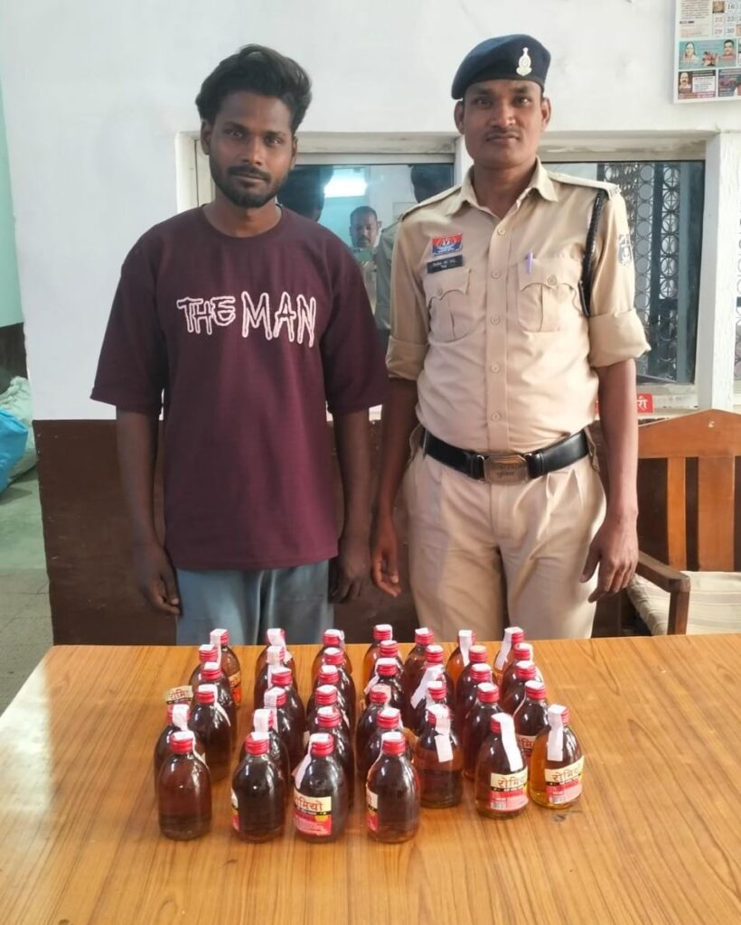 बलौदाबाजार: ‘समाधान सेल’ की सूचना पर पुलिस की बड़ी कार्रवाई, अवैध शराब के साथ कोचिया गिरफ्तार