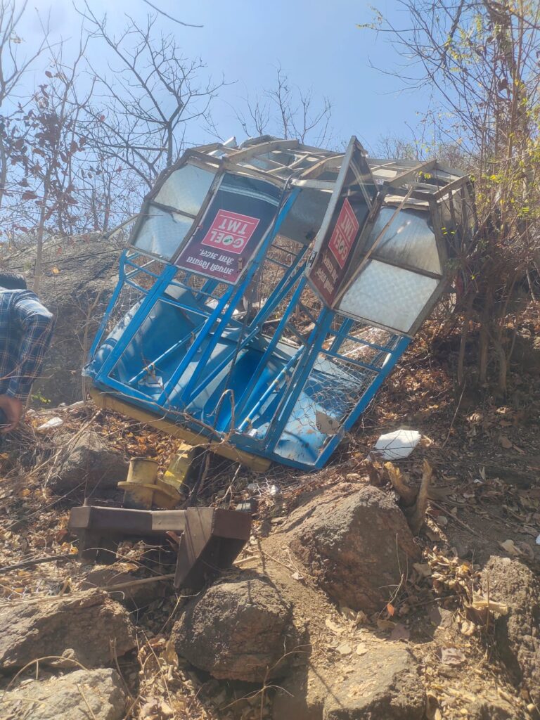 खल्लारी माता मंदिर में बड़ा हादसा: रोप-वे केबल टूटा, ट्रॉली 200 फीट नीचे गिरी, युवती की मौत