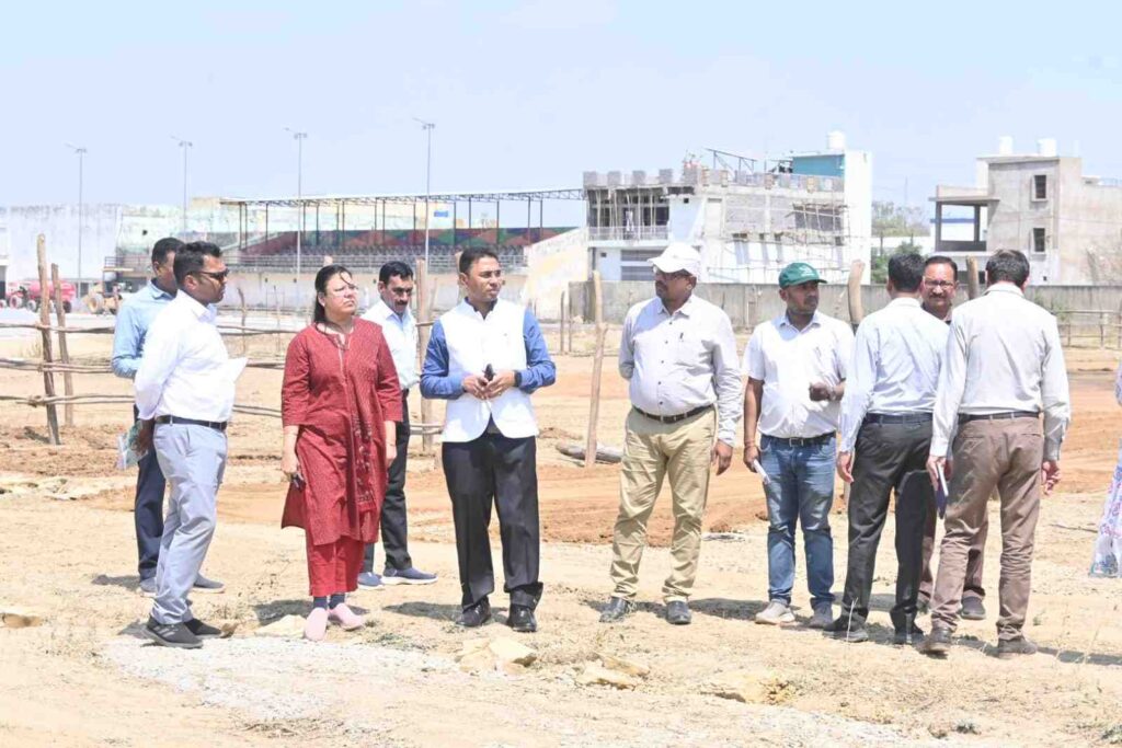 मुख्यमंत्री के आगमन की तैयारियों का कलेक्टर ने लिया जायजा, अधिकारियों को दिए आवश्यक निर्देश