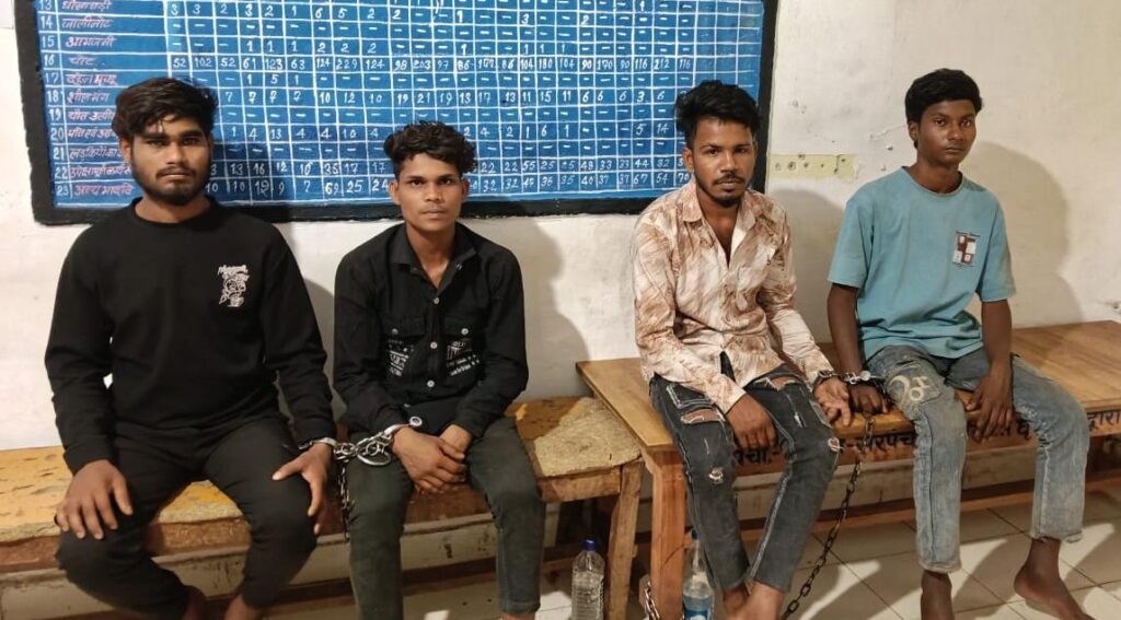 सिमगा पुलिस की बड़ी कार्रवाई: मोटरसाइकिल लूटने वाले 4 आरोपी गिरफ्तार, सीसीटीवी फुटेज से खुला राज