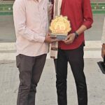 रोहांसी परिक्षेत्र अध्यक्ष उमाशंकर साहू ने लक्ष्यशील को सम्मानित कर उज्ज्वल भविष्य की कामना की