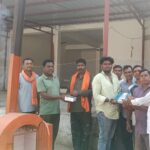 रेलडबरी बस्तीपारा में रोशनी की पहल: समाजसेवी परमेश्वर कौशिक ने भक्ति मंच को दिया नया उजाला