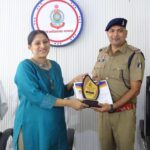 अंतरराज्यीय सट्टा गिरोह का पर्दाफाश करने वाली पुलिस टीम बनी ‘COP OF THE MONTH’, एसपी भावना गुप्ता ने किया सम्मानित