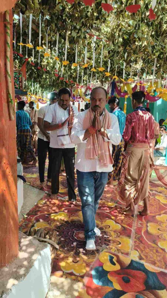 तीन गांवों में गूंजा हरि नाम, मोक्ष कुमार प्रधान ने किया भव्य पूजा-अर्चना