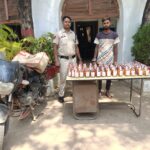 समाधान सेल की सूचना पर बड़ी कार्रवाई: 110 पाव अंग्रेजी शराब के साथ आरोपी गिरफ्तार, बाइक जब्त