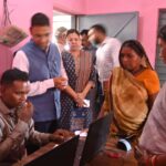 कलेक्टर ने अटल डिजिटल सुविधा केन्द्रों का किया निरीक्षण, e-KYC सहित सभी सेवाएं देने के निर्देश