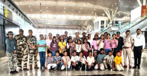 पुलिस परिवार के 28 बच्चों ने स्वामी विवेकानंद हवाई अड्डे का किया एक दिवसीय भ्रमण