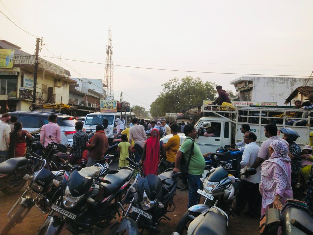 राजस्व की भूख या जनता की सुरक्षा से समझौता?… हर कुछ दूरी पर खुलती शराब दुकानों के बीच संडी जारा रोड पर बढ़ते जाम, खतरे और अव्यवस्था ने शासन की नीति पर खड़े किए सवाल