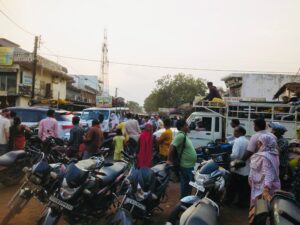 राजस्व की भूख या जनता की सुरक्षा से समझौता?… हर कुछ दूरी पर खुलती शराब दुकानों के बीच संडी जारा रोड पर बढ़ते जाम, खतरे और अव्यवस्था ने शासन की नीति पर खड़े किए सवाल