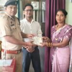 साइबर ठगी की शिकार महिला को बलौदाबाजार-भाटापारा पुलिस ने वापस दिलाए ₹1,00,000; त्वरित कार्रवाई की हु...