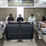 खेती तैयारियों में लापरवाही नहीं चलेगी, खाद-बीज वितरण की होगी रोज समीक्षा