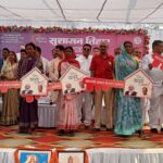 दतरेंगी शिविर में 385 आवेदनों का मौके पर ही निराकरण जनप्रतिनिधियों ने विभिन्न योजनाओं के तहत हितग्राहियों को वितरित की सामग्री एवं चेक