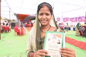 साय सरकार का ‘सुशासन तिहार’ बना मददगार: मिनटों में टाकेश्वरी को मिला राशन कार्ड