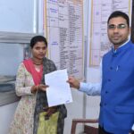 कलेक्टर ने सेवा सेतु केन्द्र का किया औचक निरीक्षण; क्यूआर कोड से मिलेगी 441 सेवाओं की जानकारी हितग्राही को अपने हाथों से सौंपे जाति और निवास प्रमाण पत्र  बलौदाबाजार, 15 मई 2026: