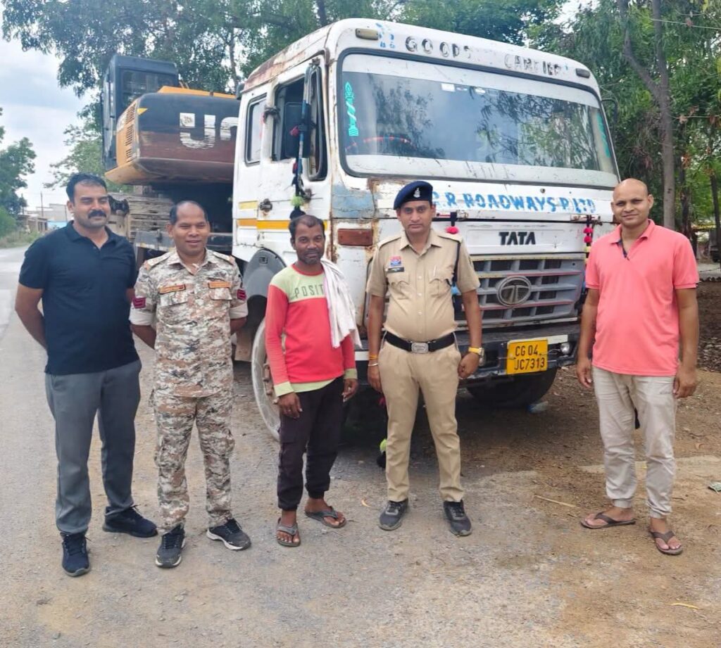 खनिज विभाग द्वारा सील की गई 15 लाख की जेसीबी चोरी, सलिहा पुलिस ने आरोपी को ट्रेलर सहित दबोचा