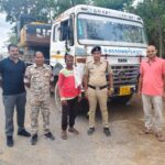 खनिज विभाग द्वारा सील की गई 15 लाख की जेसीबी चोरी, सलिहा पुलिस ने आरोपी को ट्रेलर सहित दबोचा