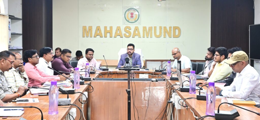 समय-सीमा की बैठक में कलेक्टर ने दिए महत्वपूर्ण निर्देश विद्युत कटौती की पूर्व सूचना देने के निर्देश, खेती बचाओ अभियान पर विशेष जोर