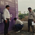 उड़नदस्ता दल की कार्रवाई, 48 बोरी अवैध उर्वरक जब्त, तीन केंद्रों को नोटिस कृषि आदान विक्रय केंद्र में अनियमितता मिलने पर दुकान सील, कालाबाजारी रोकने प्रशासन की सख्त कार्रवाई