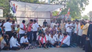 किसानों की 9 सूत्रीय मांगों को लेकर सारंगढ़ में कांग्रेस का धरना, मुख्यमंत्री के नाम सौंपा ज्ञापन
