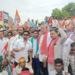 राजिम में किसानों का महाघेराव: हजारों ट्रैक्टरों के साथ सड़क पर उतरा किसान आक्रोश, चक्काजाम से थमा शहर,