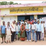 खाद संकट पर भड़के मोक्ष प्रधान, समितियों का किया निरीक्षण