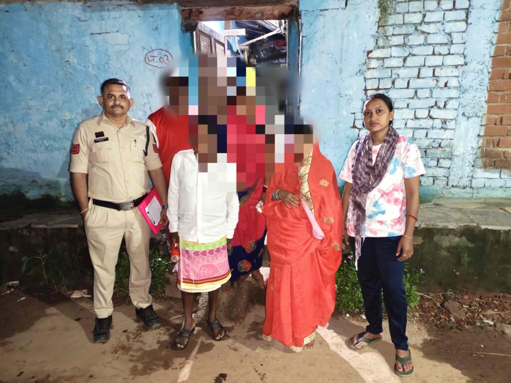 सेवा, सुरक्षा और संवेदना की अनूठी तस्वीर: आधी रात खाकी बनी सहारा, पलारी पुलिस ने भटकती महिला को अपनों से मिलाकर जीता दिल