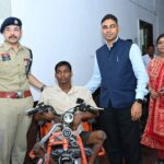 दिव्यांगजनों को मिली नई राह: बलौदाबाजार कलेक्टर ने बांटे व्हीलचेयर और मोटराइज्ड ट्रायसाइकिल
